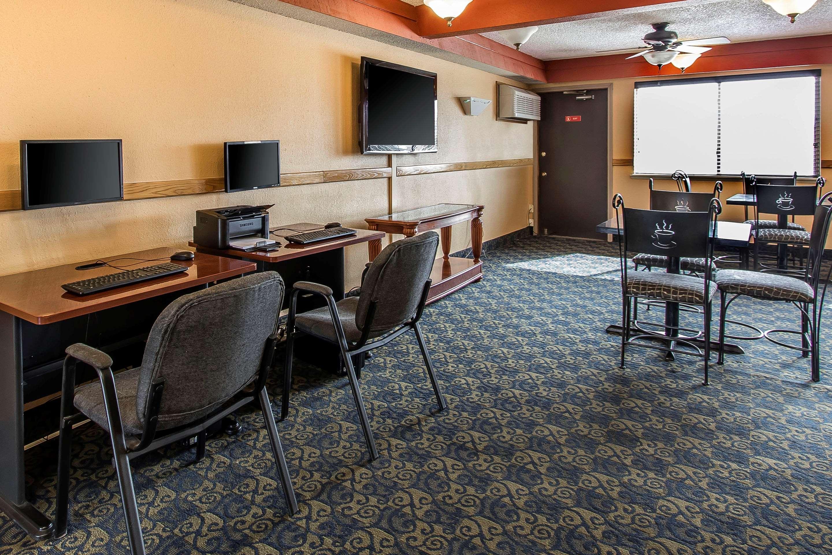 Brentwood Inn קלינטון מראה חיצוני תמונה