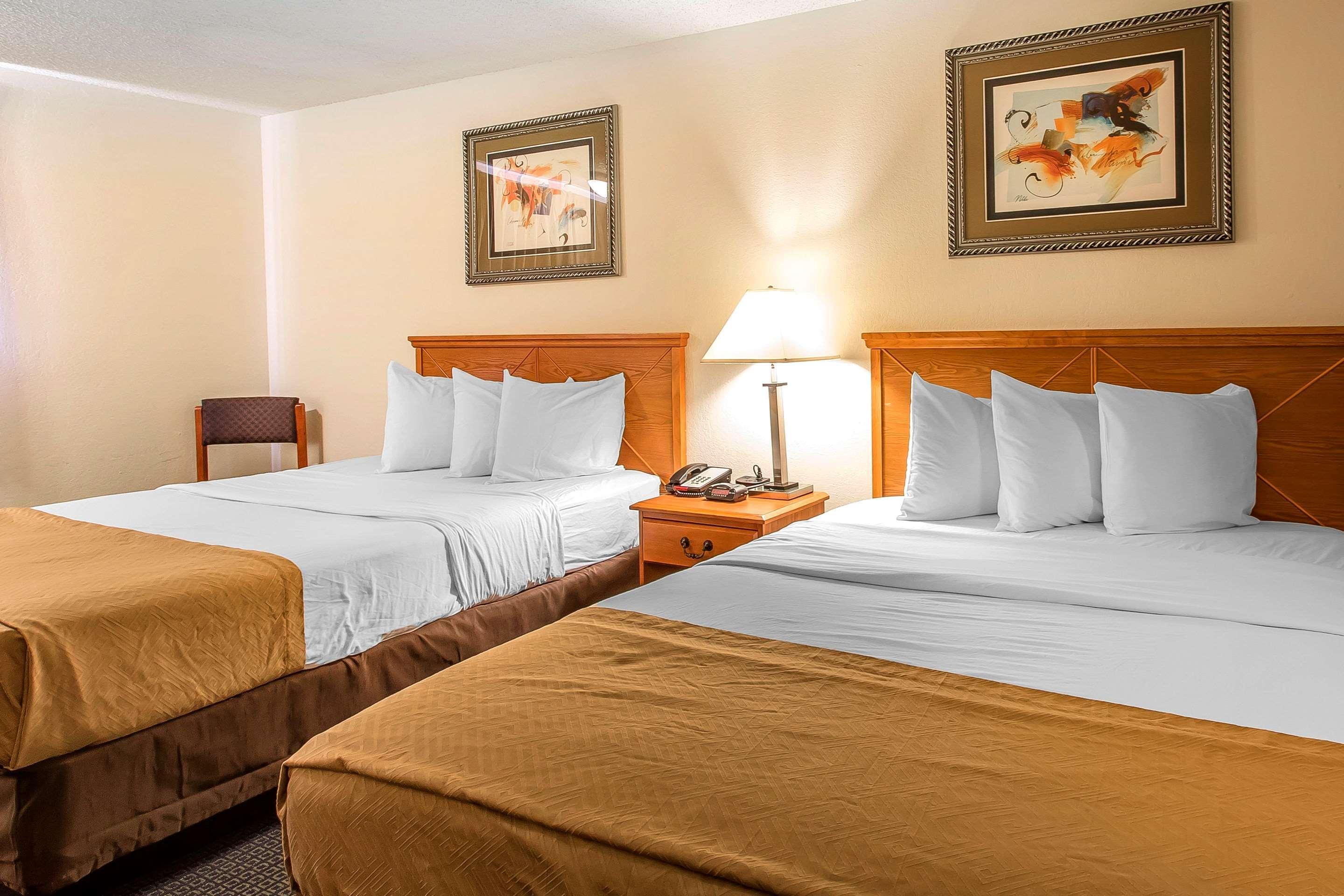Brentwood Inn קלינטון מראה חיצוני תמונה
