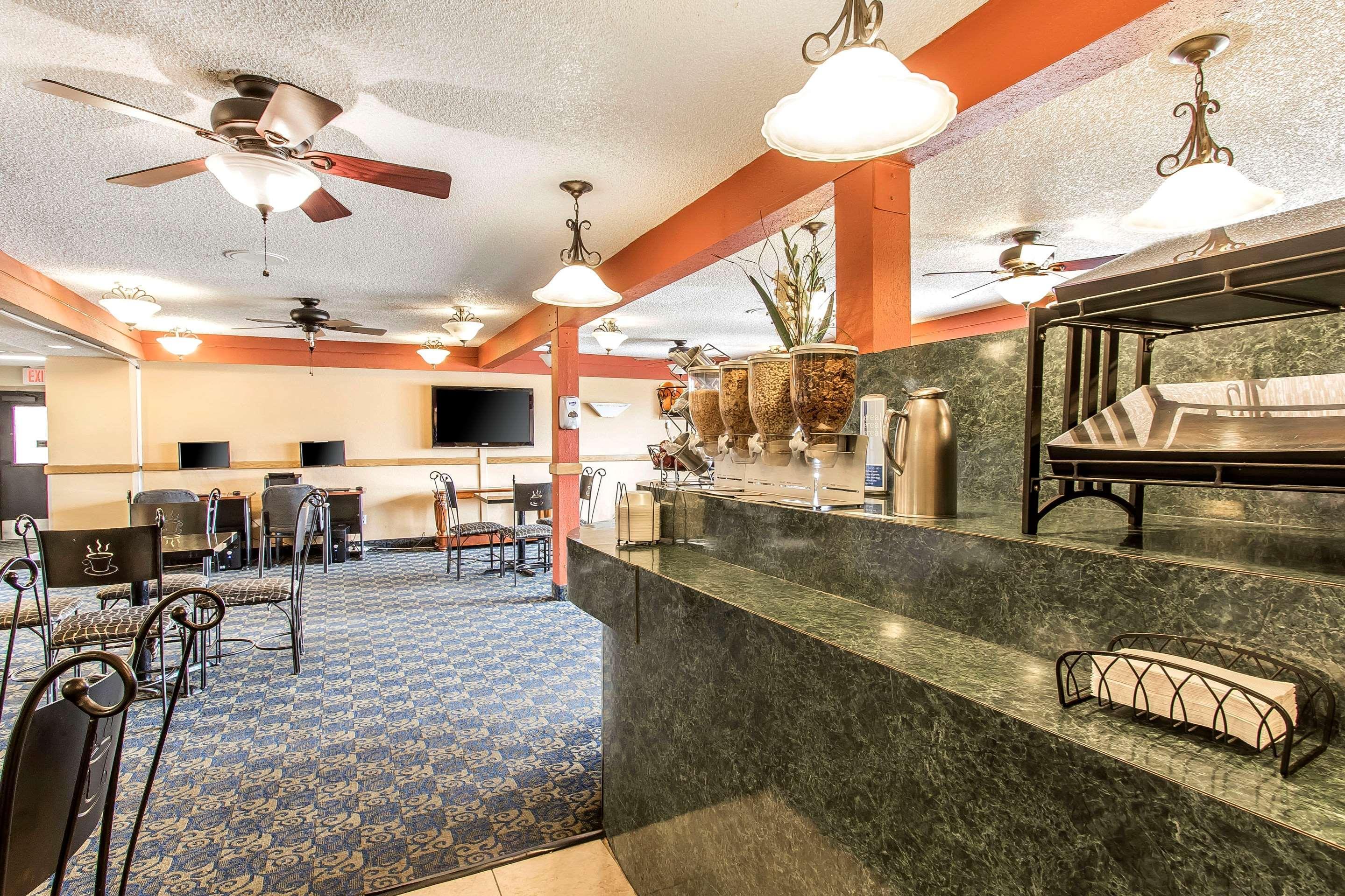 Brentwood Inn קלינטון מראה חיצוני תמונה