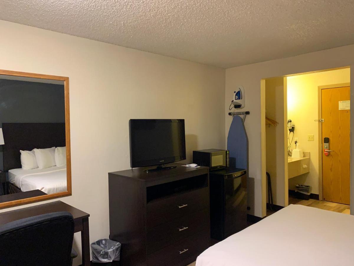 Brentwood Inn קלינטון מראה חיצוני תמונה